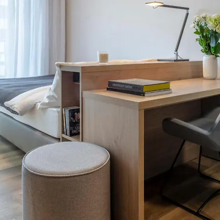 Homely! Skyview Frankfurt Airport, Fair, Rooftop, Gym! * Fráncfort del Meno