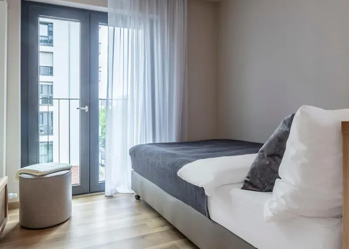 Homely! Skyview Frankfurt Airport, Fair, Rooftop, Gym! * Frankfurt am Main