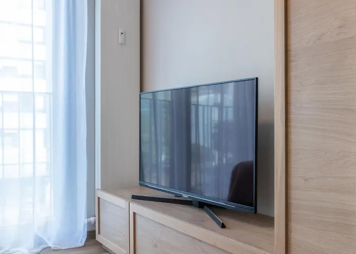 Homely! Skyview Frankfurt Airport, Fair, Rooftop, Gym! *