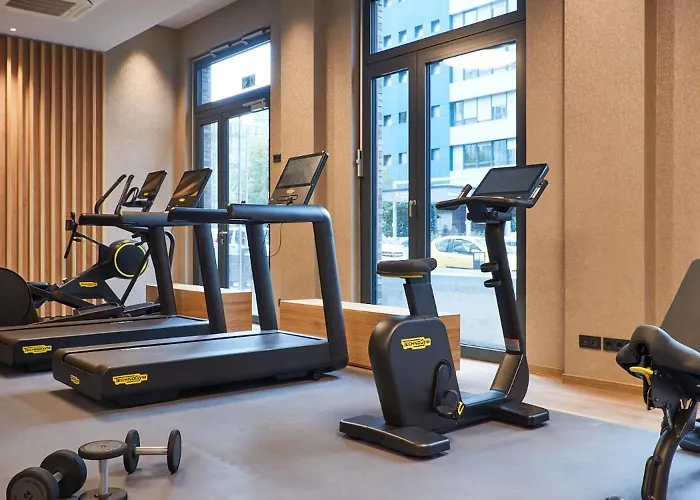 Homely! Skyview Frankfurt Airport, Fair, Rooftop, Gym! Lägenhet *