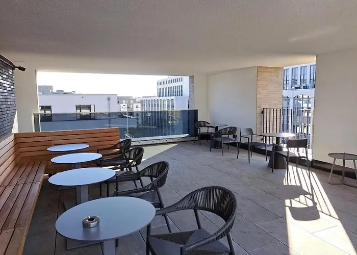 Lägenhet Homely! Skyview Frankfurt Airport, Fair, Rooftop, Gym! Frankfurt am Main