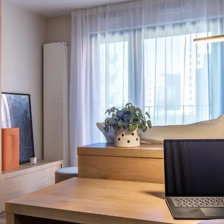 דירה Homely! Skyview Frankfurt Airport, Fair, Rooftop, Gym! פרנקפורט